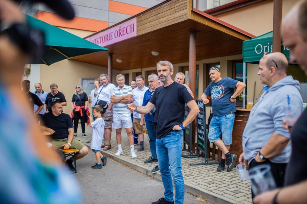 Ministrova odpověď na Šlachtovu výzvu ke kontrolám obilí: mnoho slov, žádná informace