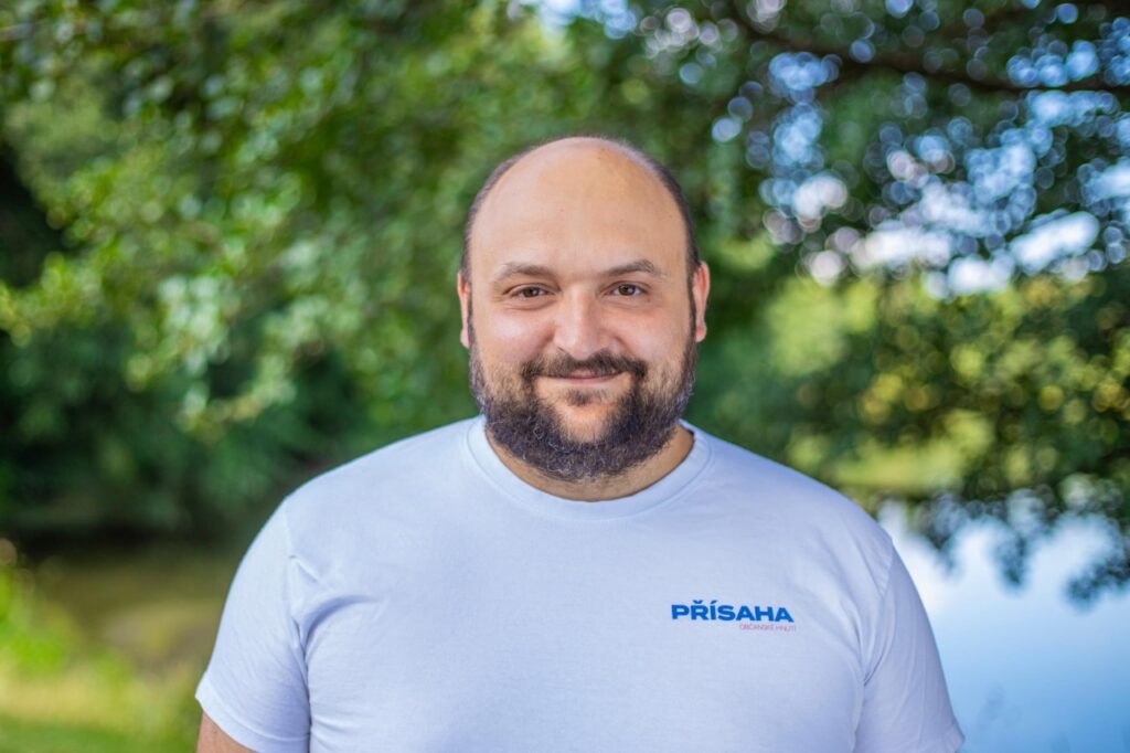 Kamenická Přísaha realizuje svůj program ještě před volbami!