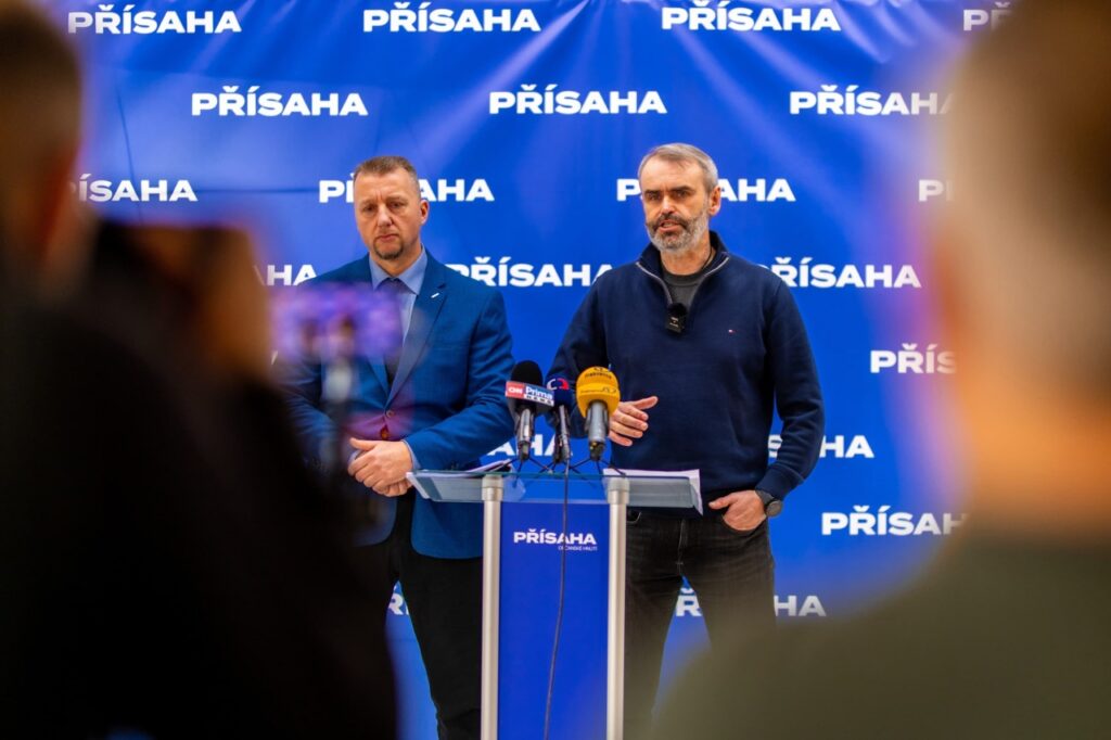 Měkké cíle šlo při střelbě na filozofické fakultě lépe chránit, ochranu však vedení policie včetně Vondráška podle experta zarazilo
